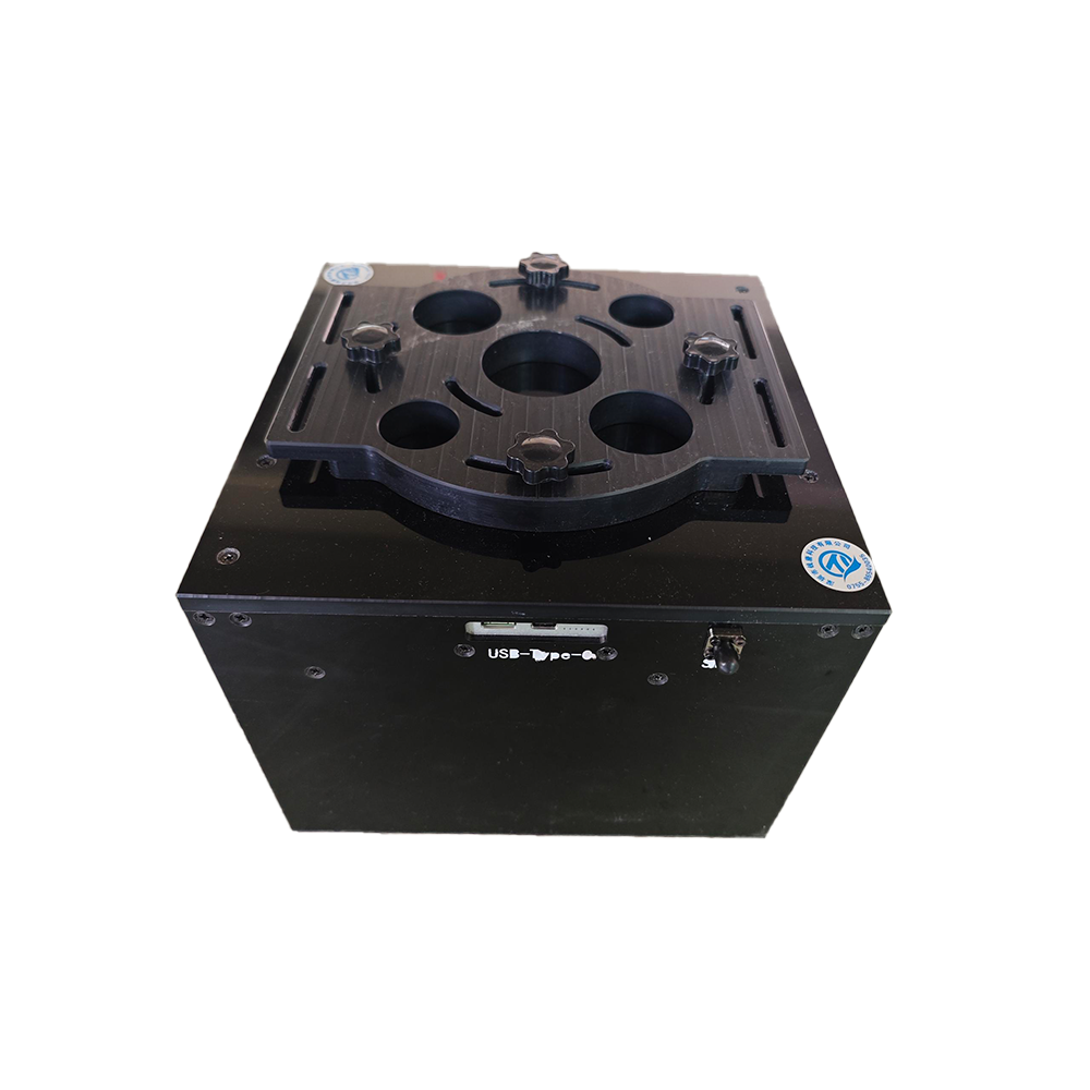 Near-field coupling matrix antenna with eight cross-polarised pairs for production RF testing